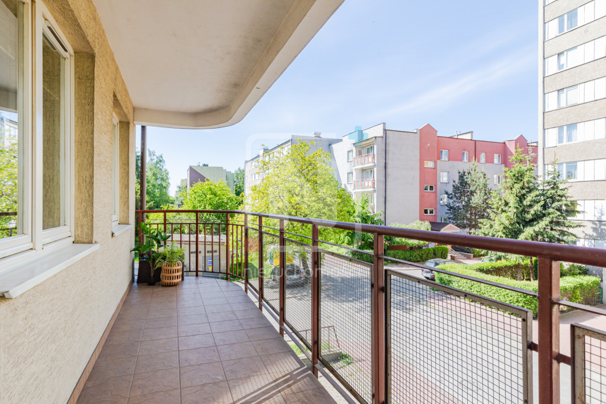 Kuchnia z oknem | słoneczne | duży balkon