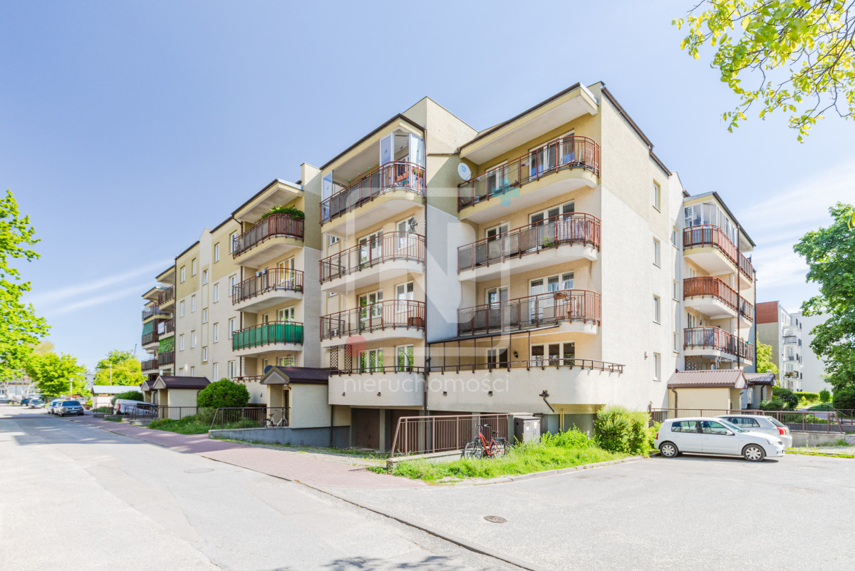 Kuchnia z oknem | słoneczne | duży balkon