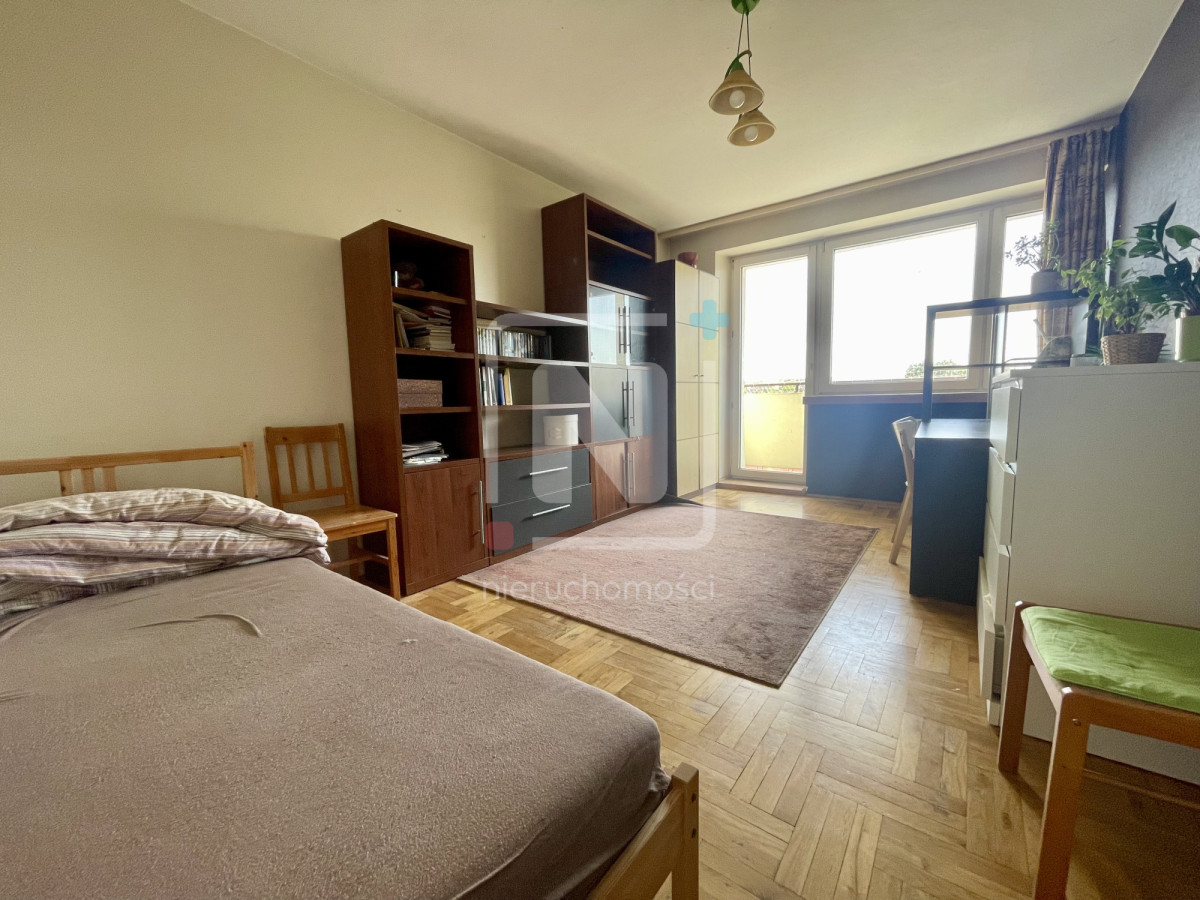 Przestrzeń, cisza i zieleń – mieszkanie z balkonem