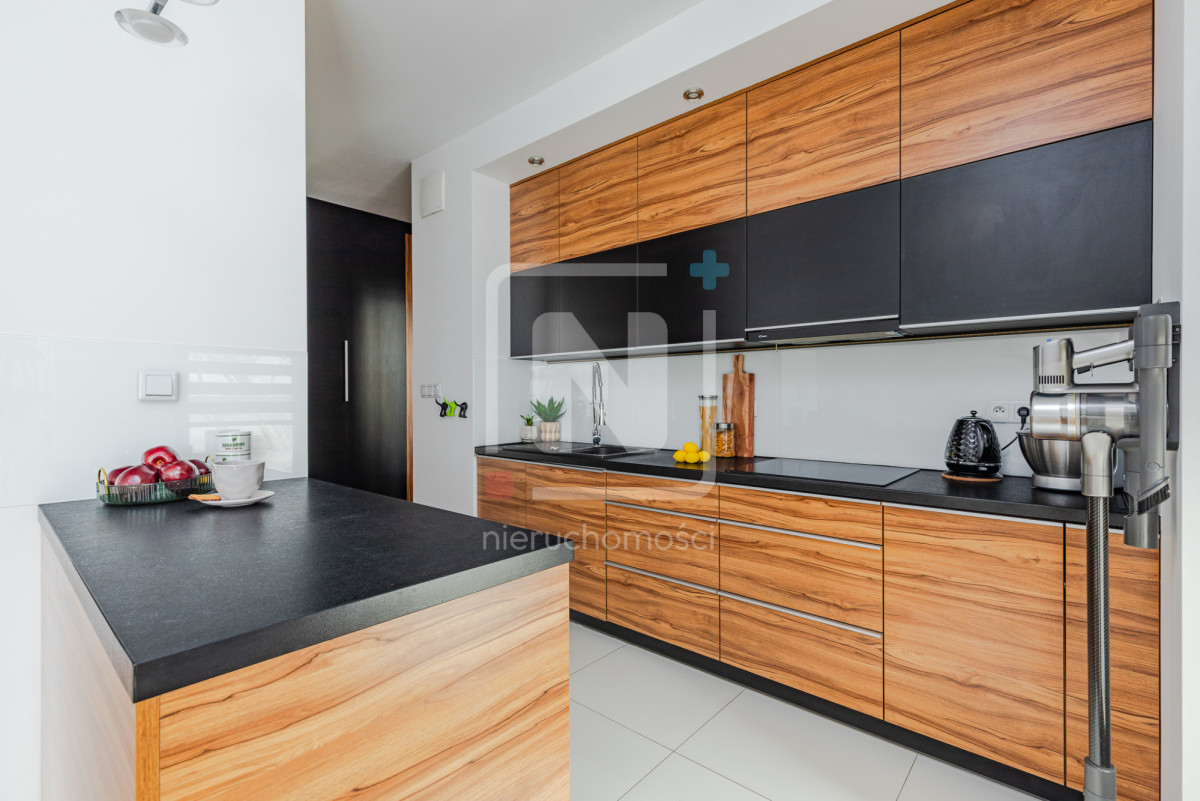 2,3 pokoje, 3m, z balkonem, widok na skwer