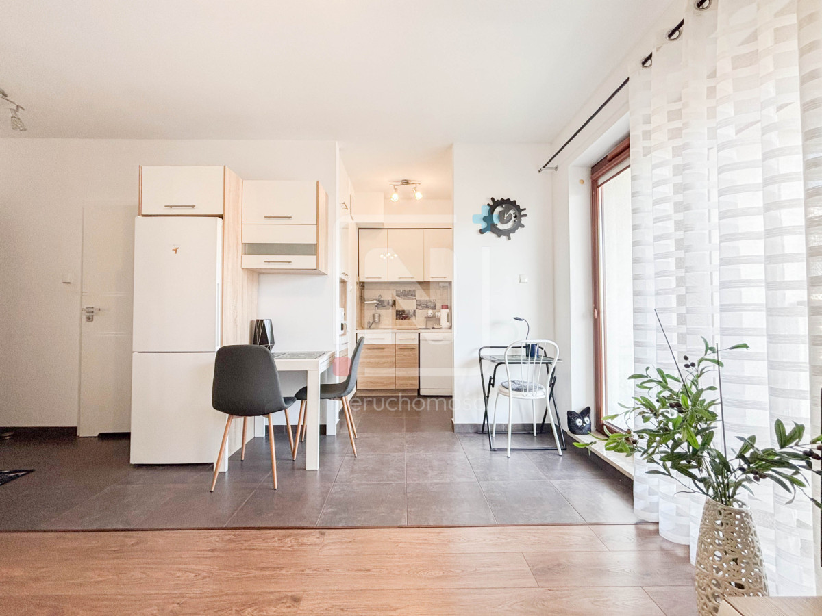 Sakura /garderoba / miejsce postojowe / loggia 6m2