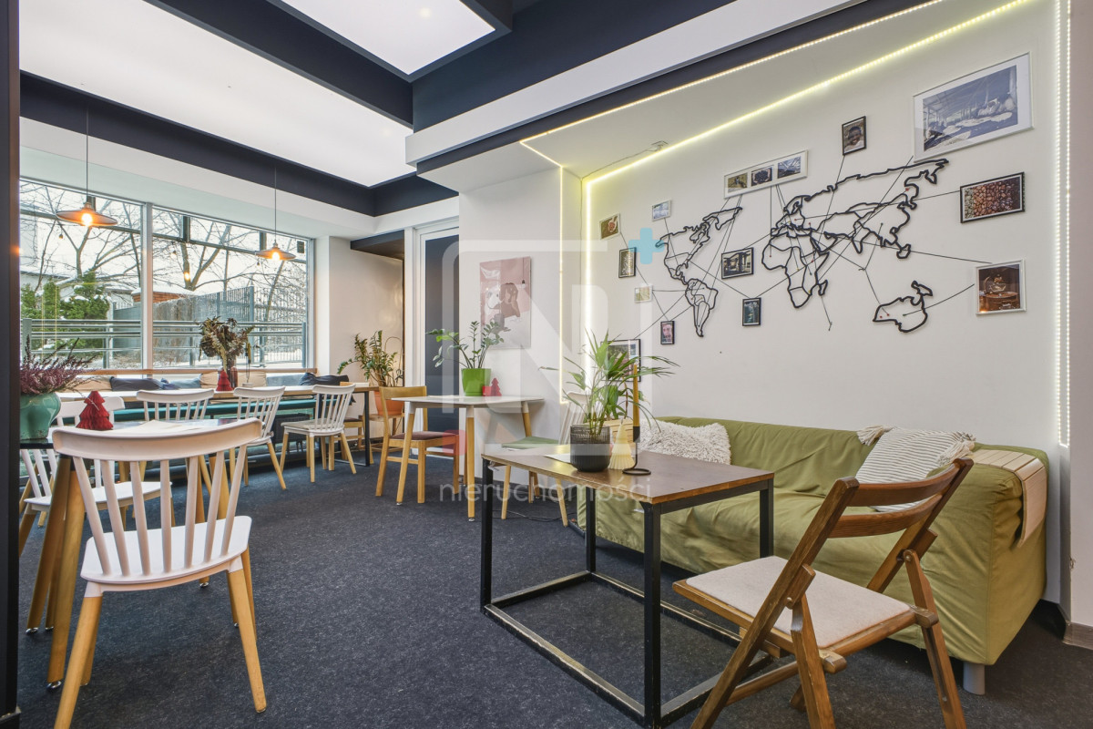 3M wysokości/Klimatyczny lokal/Blisko tramwaju