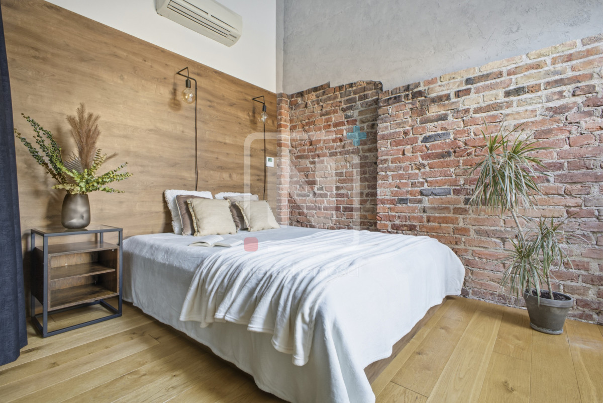 Rewitalizowana kamienica 1915r.| Garaż |Tramwaj