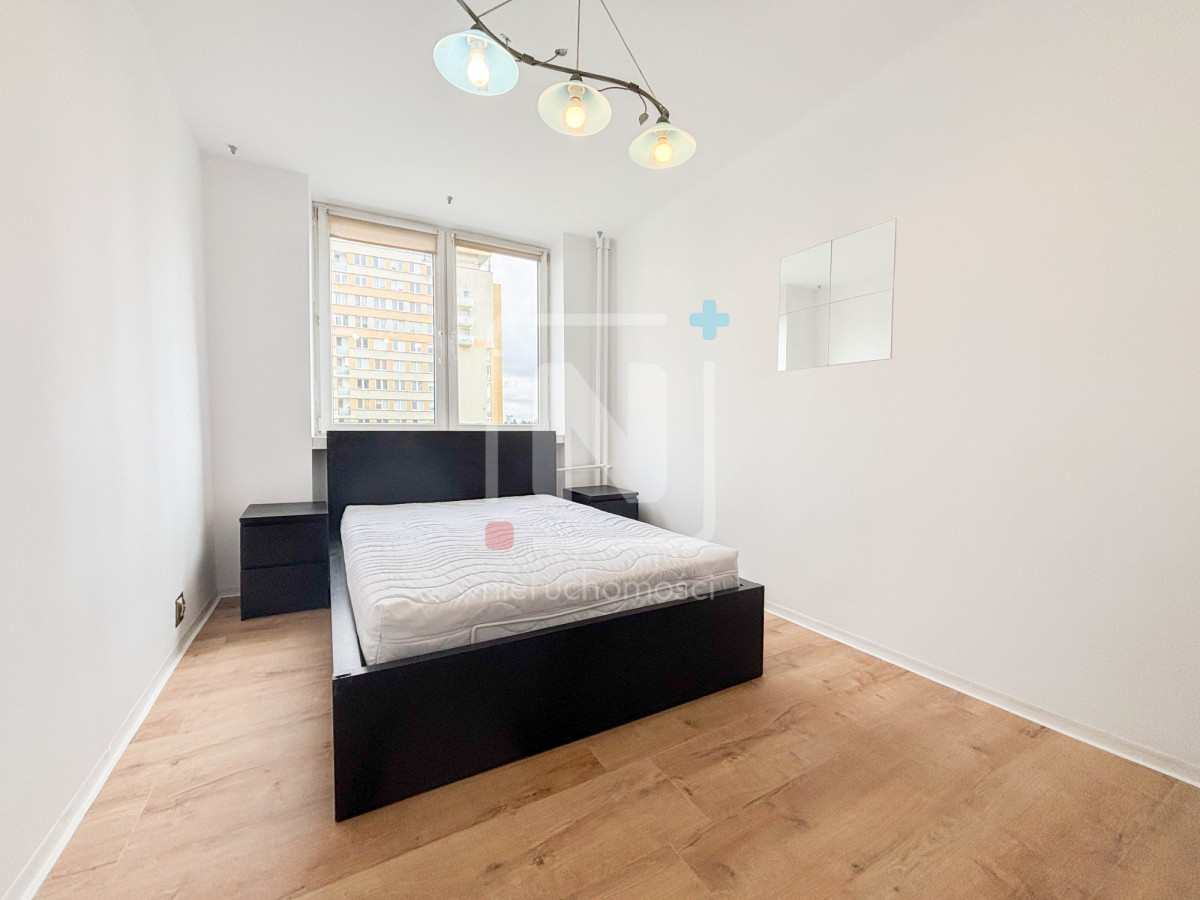 Świetna lokalizacja/do odświeżenia/parking