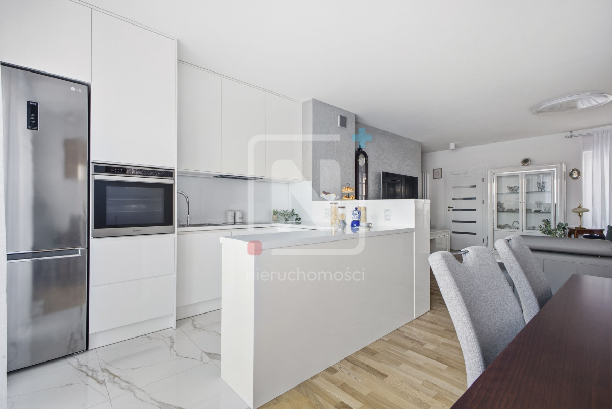 Ogród 200 m2 / parking podziemny / lux standard