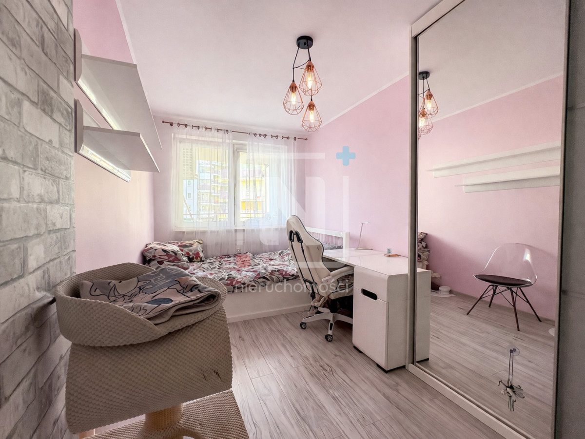 Blisko parku | Garderoba | Klimatyzacja | Garaż |